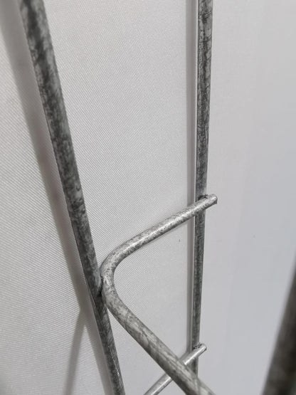 Lengte kabelkanaal 29 cm, diepte 5 cm, maaswijdte 5 x 10 cm