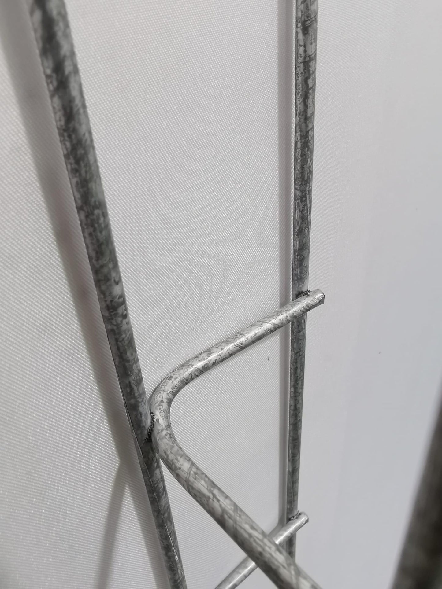 Lengte kabelkanaal 29 cm, diepte 5 cm, maaswijdte 5 x 10 cm