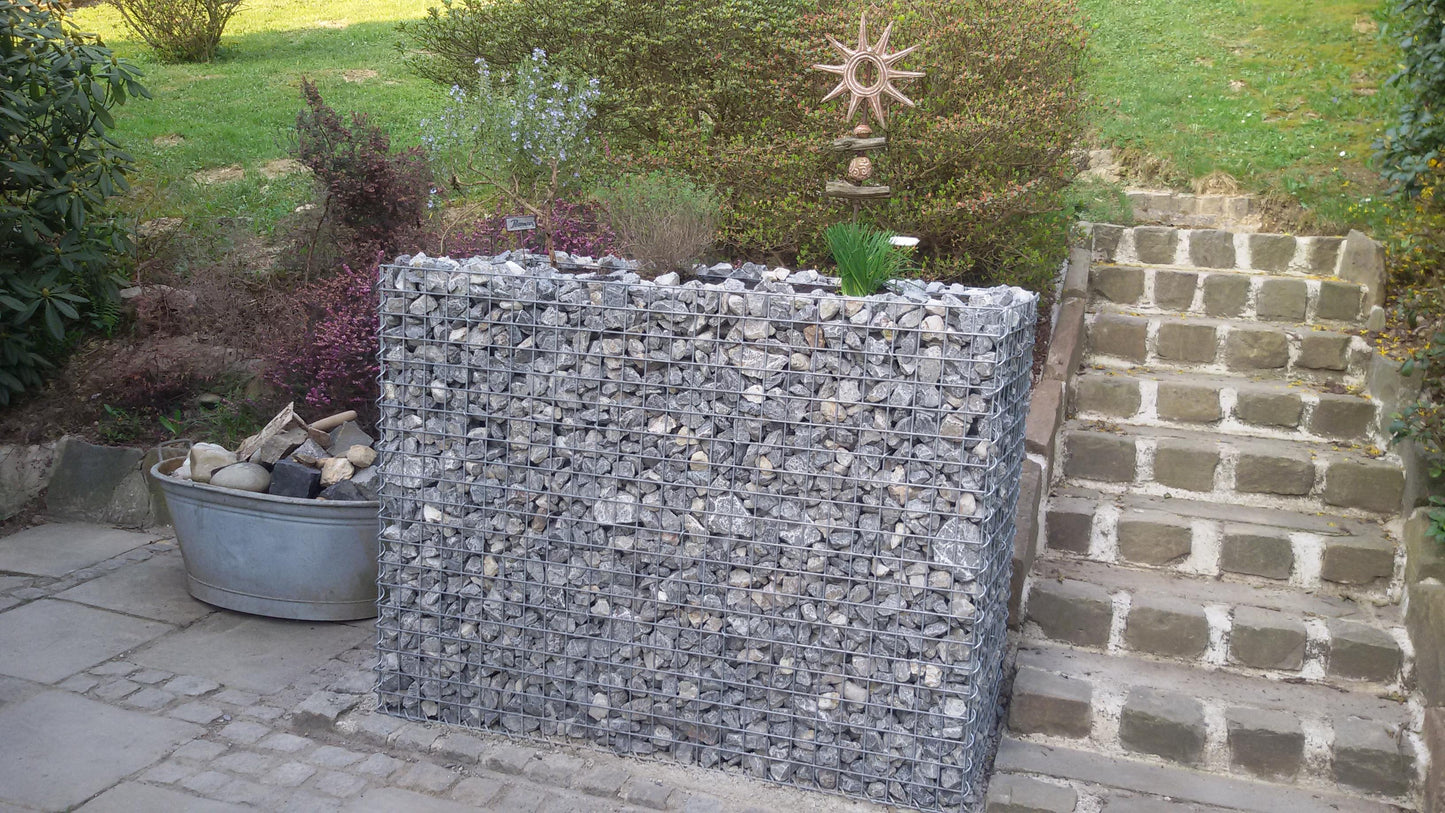 Lecho elevado rectangular 130 cm x 100 cm x 60 cm (largo x alto x fondo), malla 5 x 5 cm, espesor de pared 10 cm